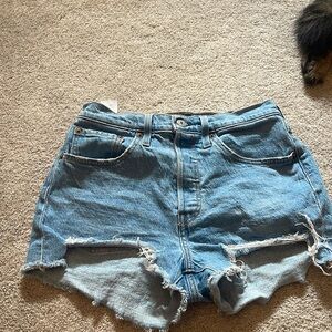 Levis 501 shorts size 27